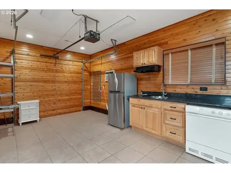 3330 SW 87th Avenue Portland OR 97225