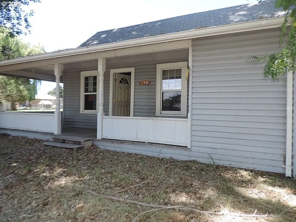 314 NW Second Street Grass Valley OR 97029