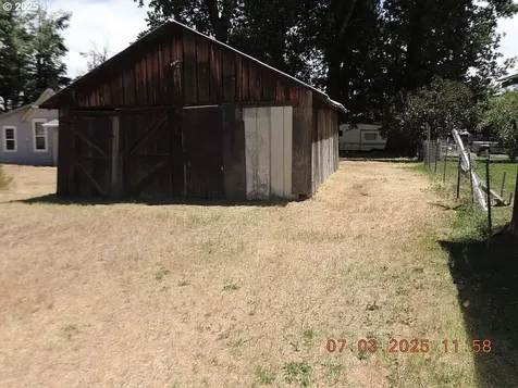 314 NW Second Street Grass Valley OR 97029