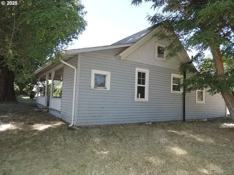 314 NW Second Street Grass Valley OR 97029