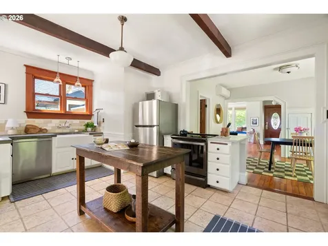 1204 SE 34th Avenue Portland OR 97214