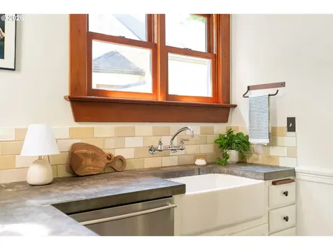 1204 SE 34th Avenue Portland OR 97214