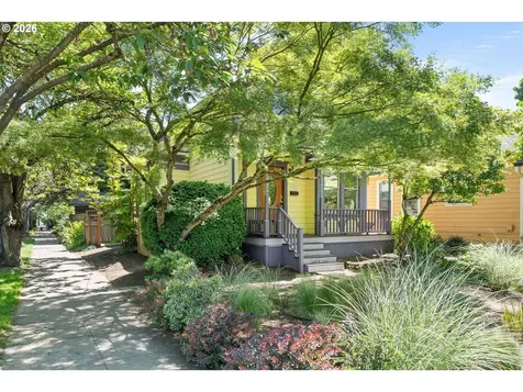 1204 SE 34th Avenue Portland OR 97214