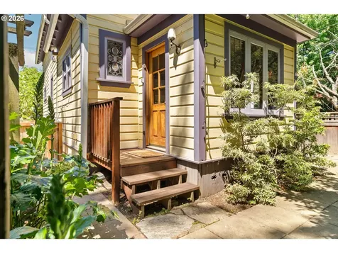 1204 SE 34th Avenue Portland OR 97214