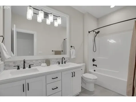 11808 NW Weaver Lane Portland OR 97229