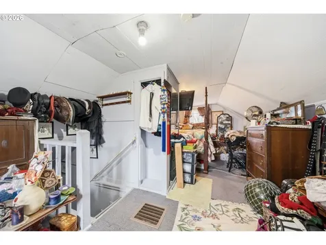 5716 SE 104th Avenue Portland OR 97266