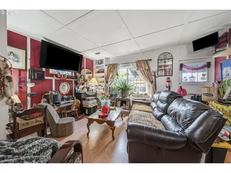 5716 SE 104th Avenue Portland OR 97266