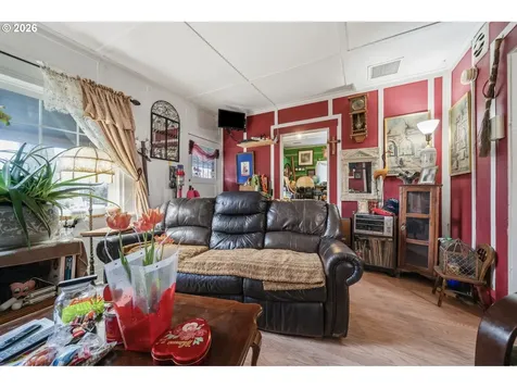 5716 SE 104th Avenue Portland OR 97266