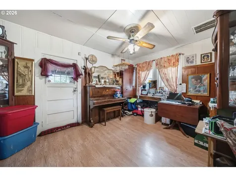 5716 SE 104th Avenue Portland OR 97266