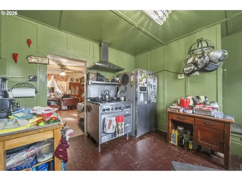 5716 SE 104th Avenue Portland OR 97266