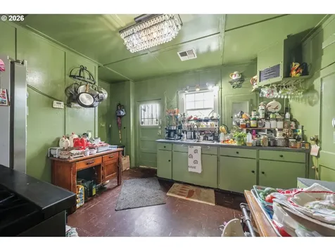 5716 SE 104th Avenue Portland OR 97266