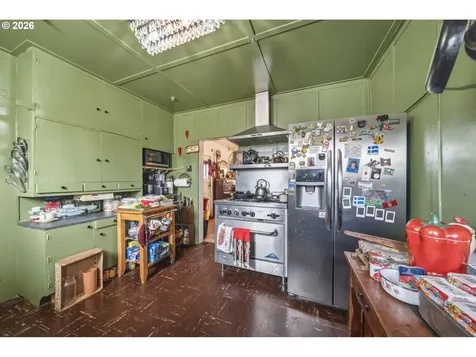 5716 SE 104th Avenue Portland OR 97266