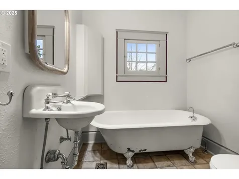 482 Ewald Avenue SE Salem OR 97302