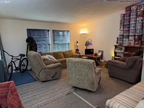 530 Shorepines Court Coos Bay OR 97420