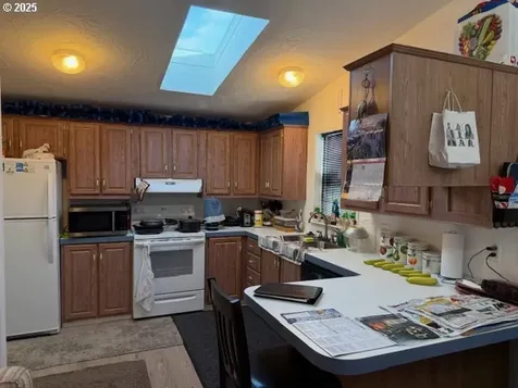 530 Shorepines Court Coos Bay OR 97420