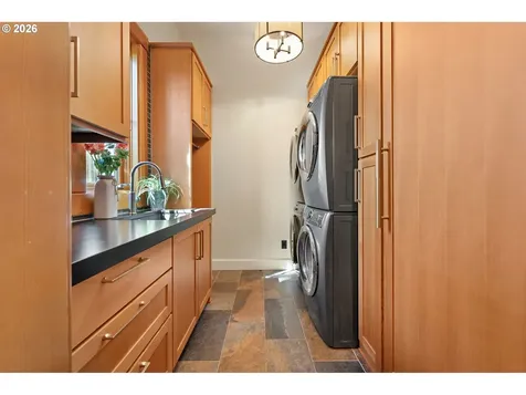 12790 S Fielding Road Lake Oswego OR 97034