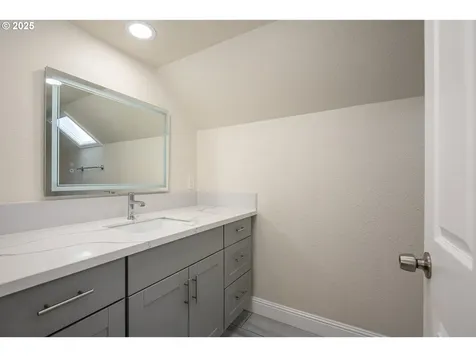 950 Coburg Road Eugene OR 97401