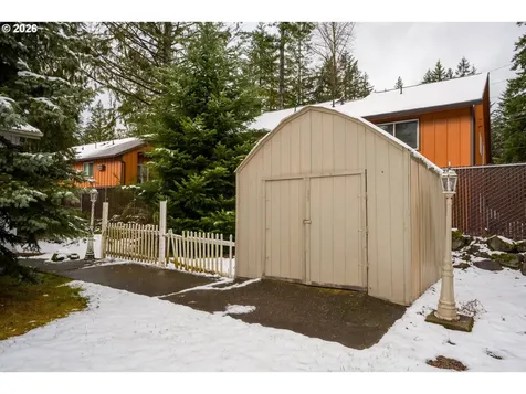 68954 E Cedar Hill Loop Welches OR 97067