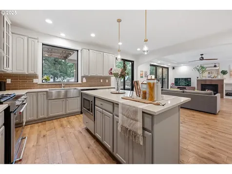7831 SW Birch Street Portland OR 97223