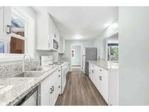 8940 SE Stanley Place Portland OR 97206