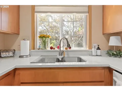 2047 Mckinley Street Eugene OR 97405