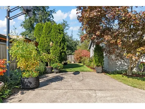 2047 Mckinley Street Eugene OR 97405