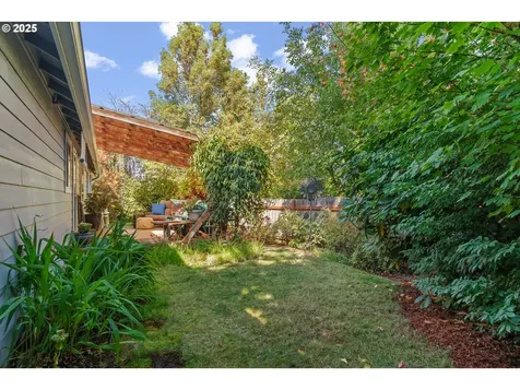 2047 Mckinley Street Eugene OR 97405
