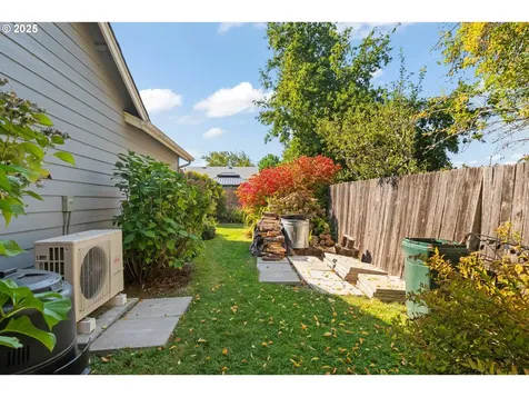 2047 Mckinley Street Eugene OR 97405