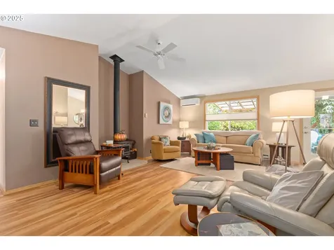 2047 Mckinley Street Eugene OR 97405