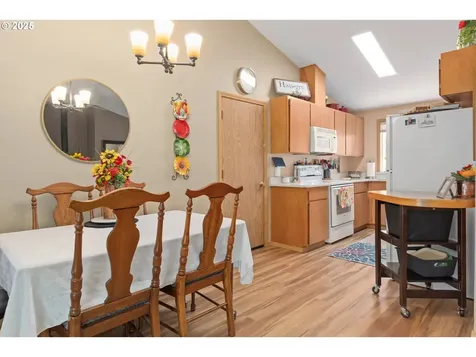 2047 Mckinley Street Eugene OR 97405