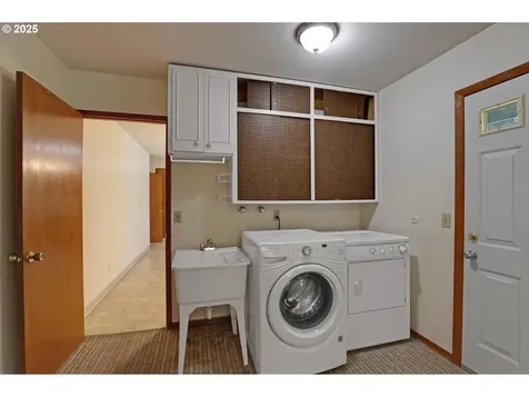 9351 SW 26th Avenue Portland OR 97219
