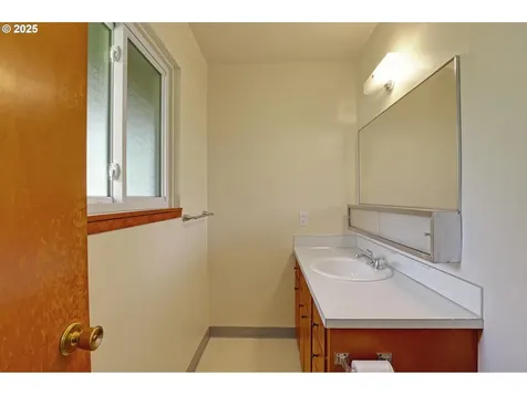 9351 SW 26th Avenue Portland OR 97219