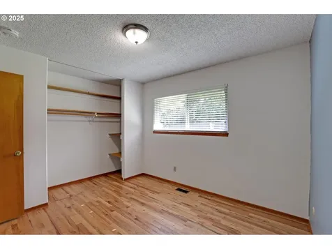9351 SW 26th Avenue Portland OR 97219