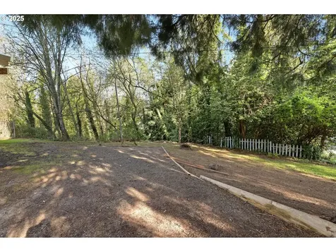 9351 SW 26th Avenue Portland OR 97219