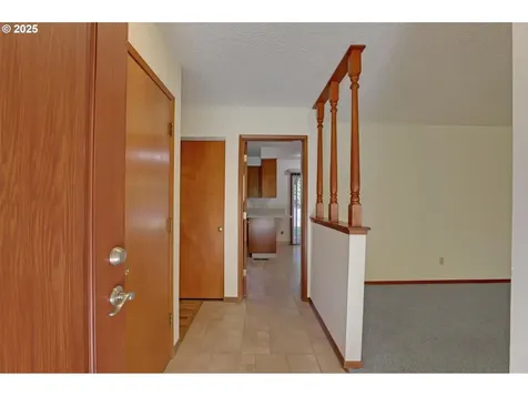 9351 SW 26th Avenue Portland OR 97219