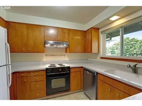 9351 SW 26th Avenue Portland OR 97219