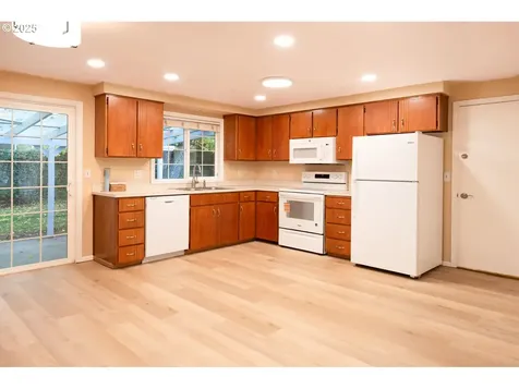 3776 W 18th Avenue Eugene OR 97402