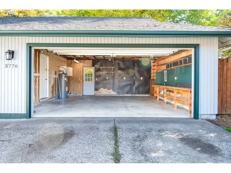 3776 W 18th Avenue Eugene OR 97402