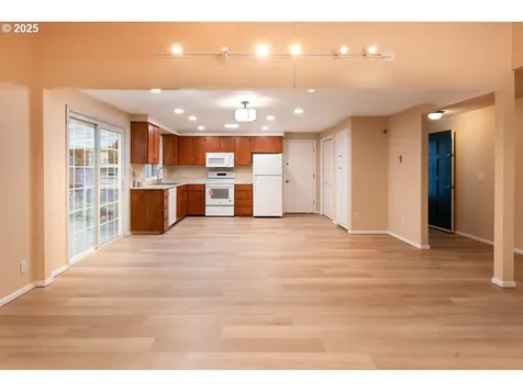 3776 W 18th Avenue Eugene OR 97402
