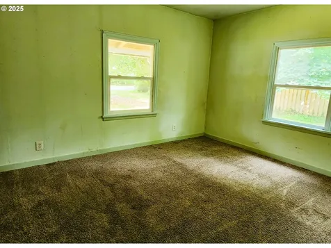 870 NE 3rd Avenue Hillsboro OR 97124