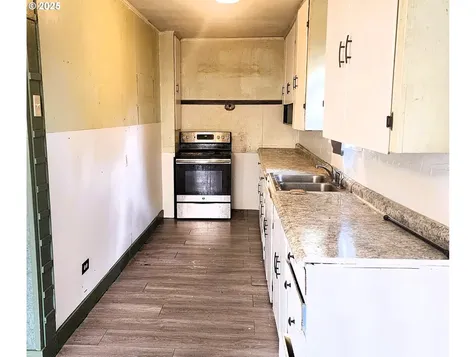 870 NE 3rd Avenue Hillsboro OR 97124