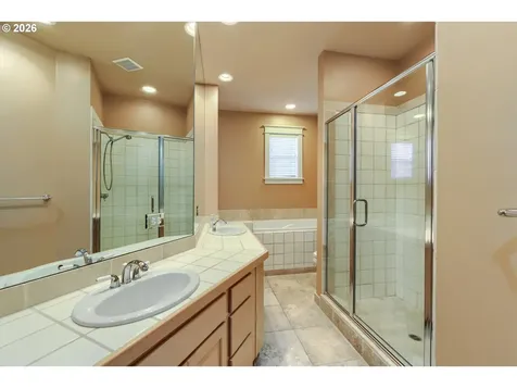 21999 NE Park Lane Fairview OR 97024