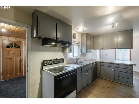 1711 Main Street Lyons OR 97358