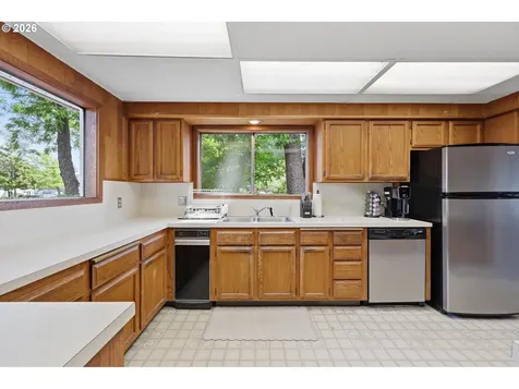 5514 SE Nehalem Street Portland OR 97206