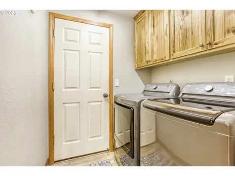 357 SE 7th Avenue Canby OR 97013