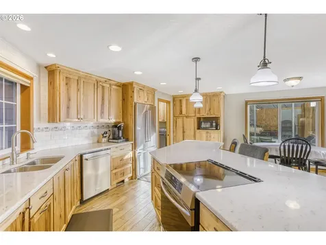 357 SE 7th Avenue Canby OR 97013