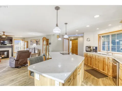 357 SE 7th Avenue Canby OR 97013