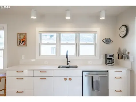 206 E 5th Street Newberg OR 97132