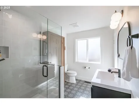 206 E 5th Street Newberg OR 97132