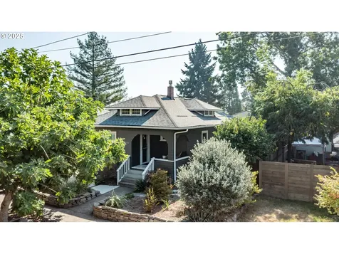 206 E 5th Street Newberg OR 97132